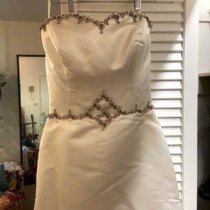 lazaro white wedding dress-size 6